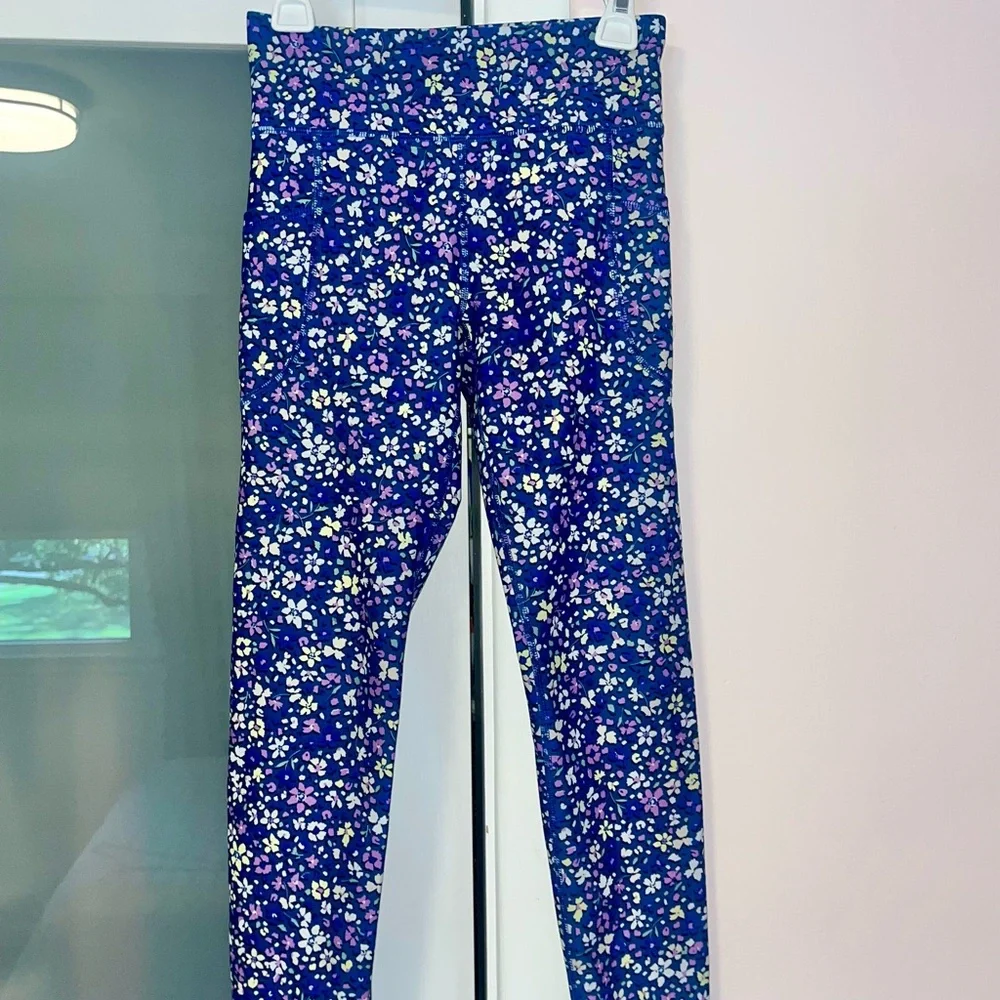 Old Navy Blue and Purple Floral Tank and Leggings Active Set EUC